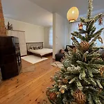 Cozy Flat With Fireplace