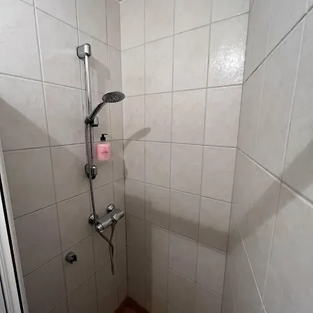 Cozy Flat With Fireplace شقة *